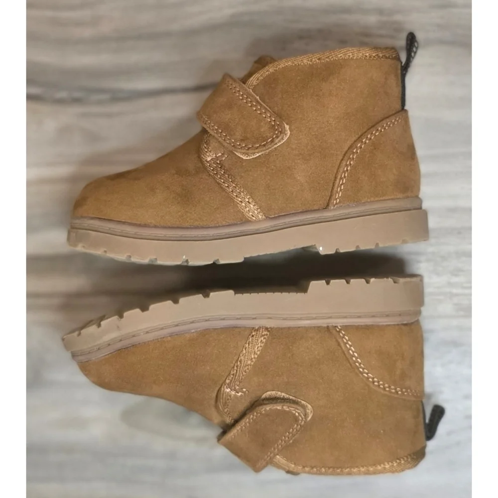 Cat & Jack Toddler Boots – Size 6 – Tan Lined Boots